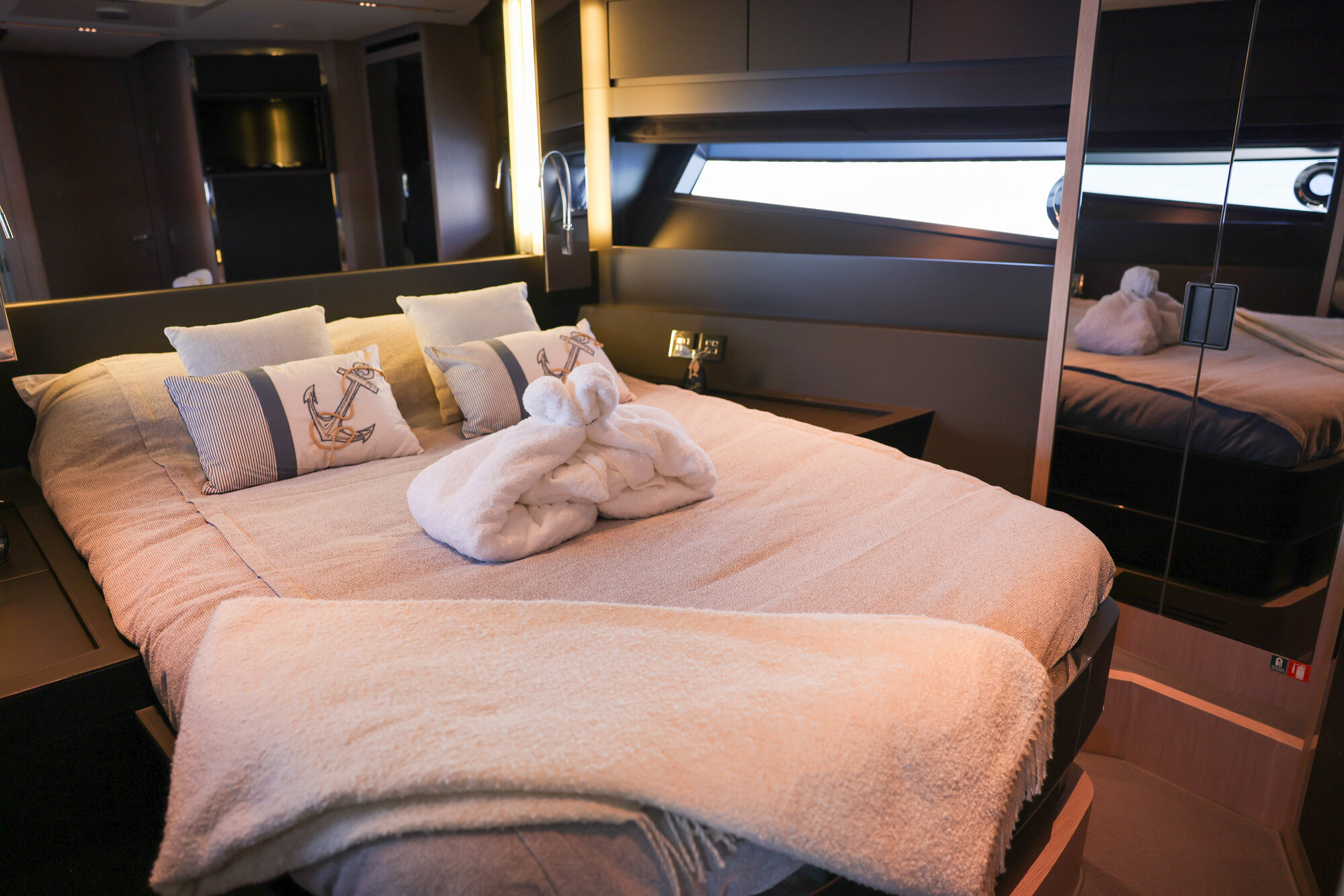 RIVA PERSEO 76 M/Y SAMIRA SAMIRA luxury yacht charter - flybridge French Riviera