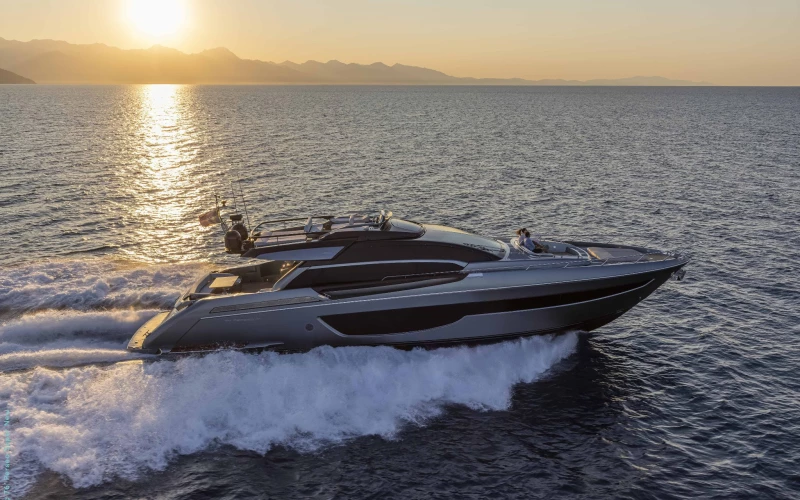 RIVA PERSEO 76 M/Y SAMIRA SAMIRA luxury yacht charter - luxurious interior salon French Riviera