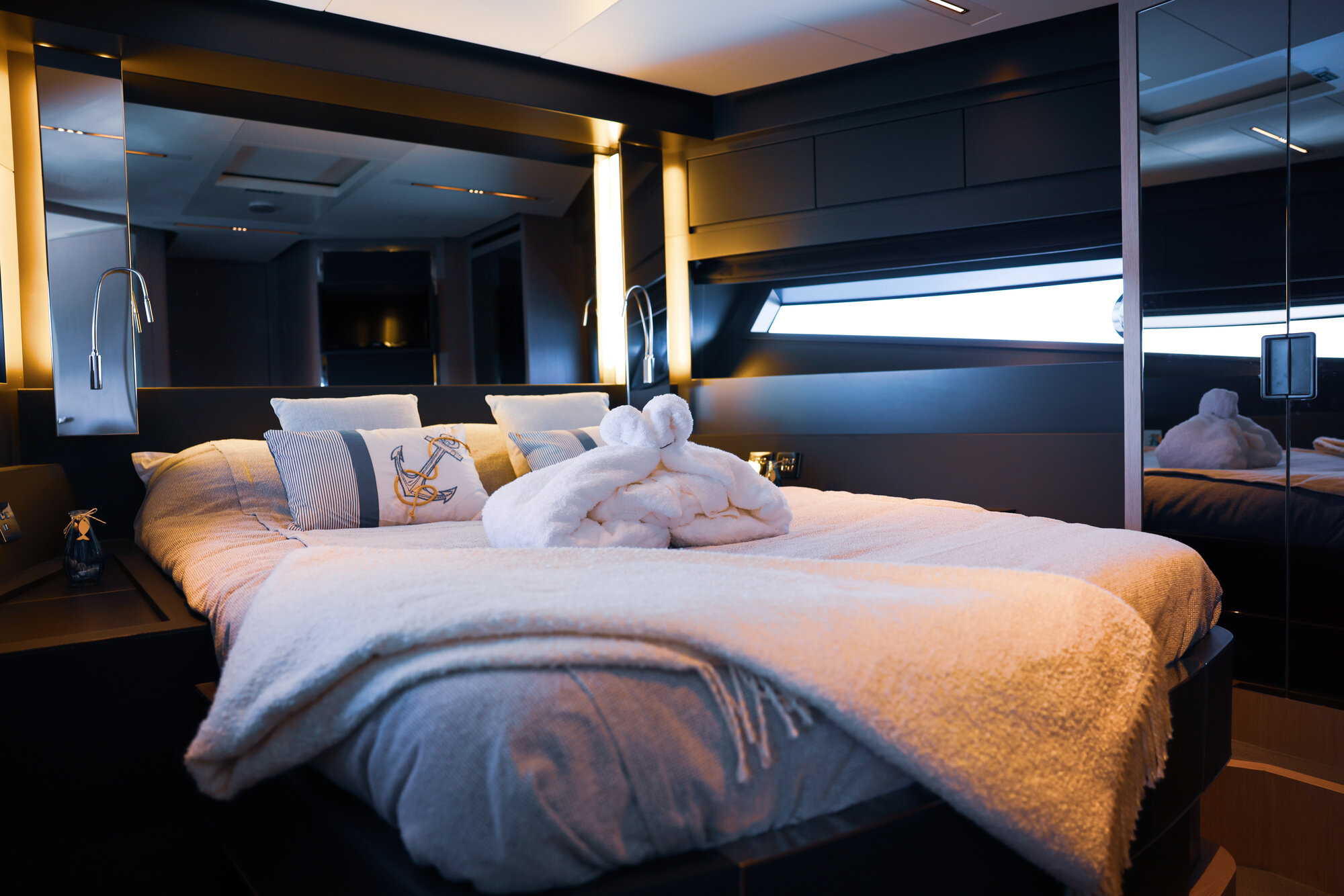 RIVA PERSEO 76 M/Y SAMIRA SAMIRA luxury yacht charter - beach club French Riviera