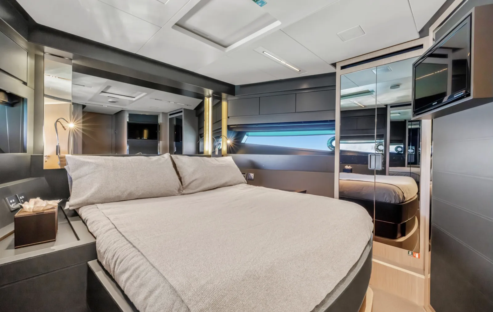 RIVA PERSEO 76 M/Y SAMIRA SAMIRA luxury yacht for sale - luxurious interior salon French Riviera